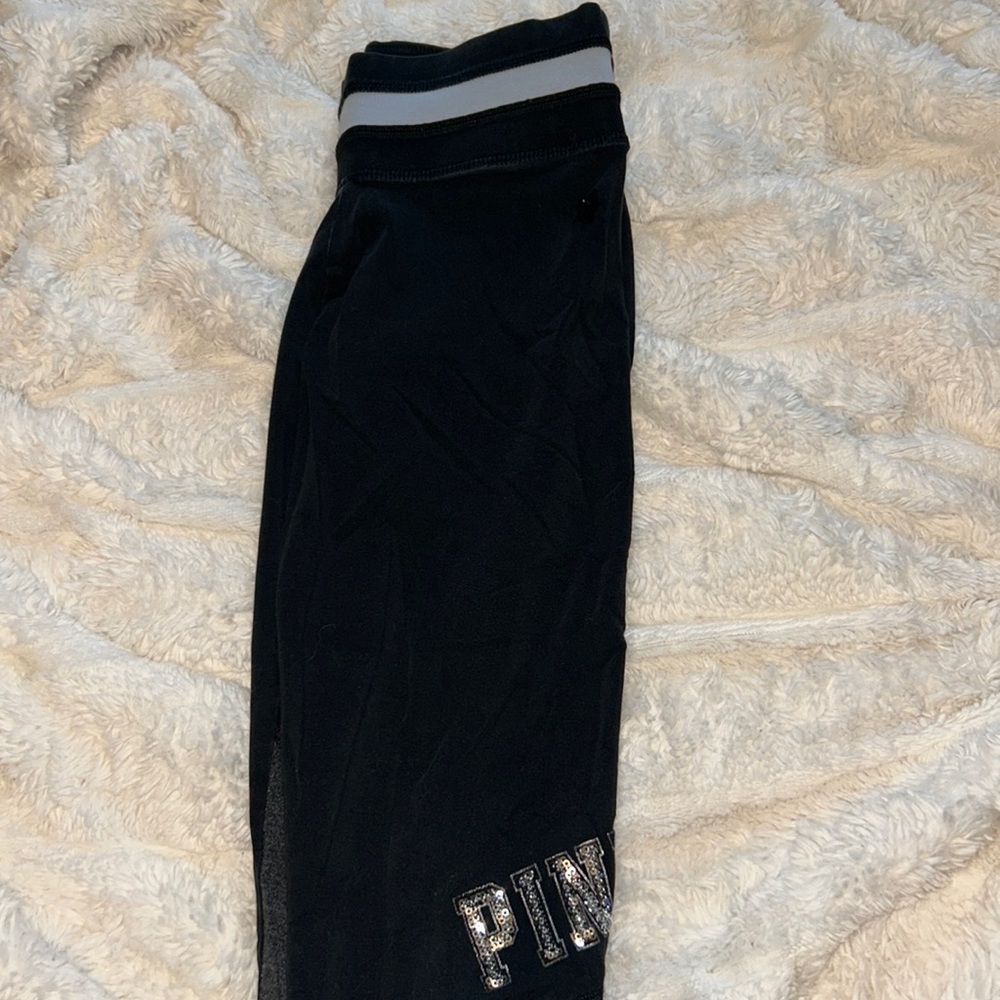 Pink yoga capri leggings